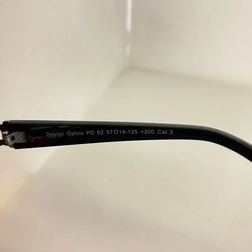 #5810 Design Optics Sunglasses